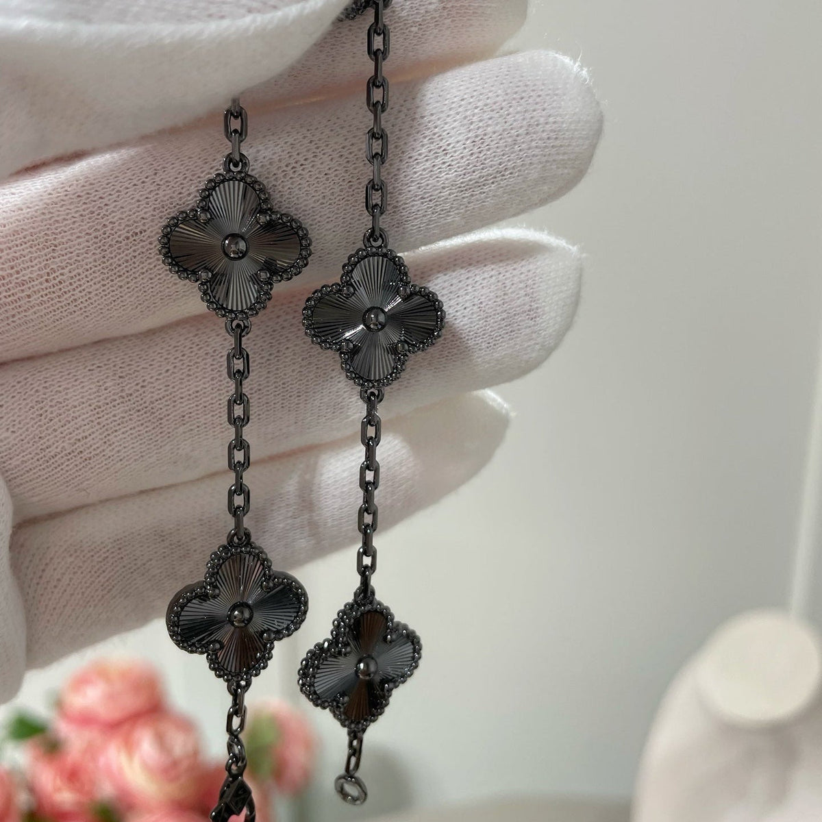 [Resenly Jewelry]CLOVER 5 MOTIF BLACK BRACELET