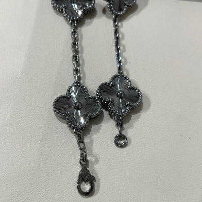[Resenly Jewelry]CLOVER 5 MOTIF BLACK BRACELET