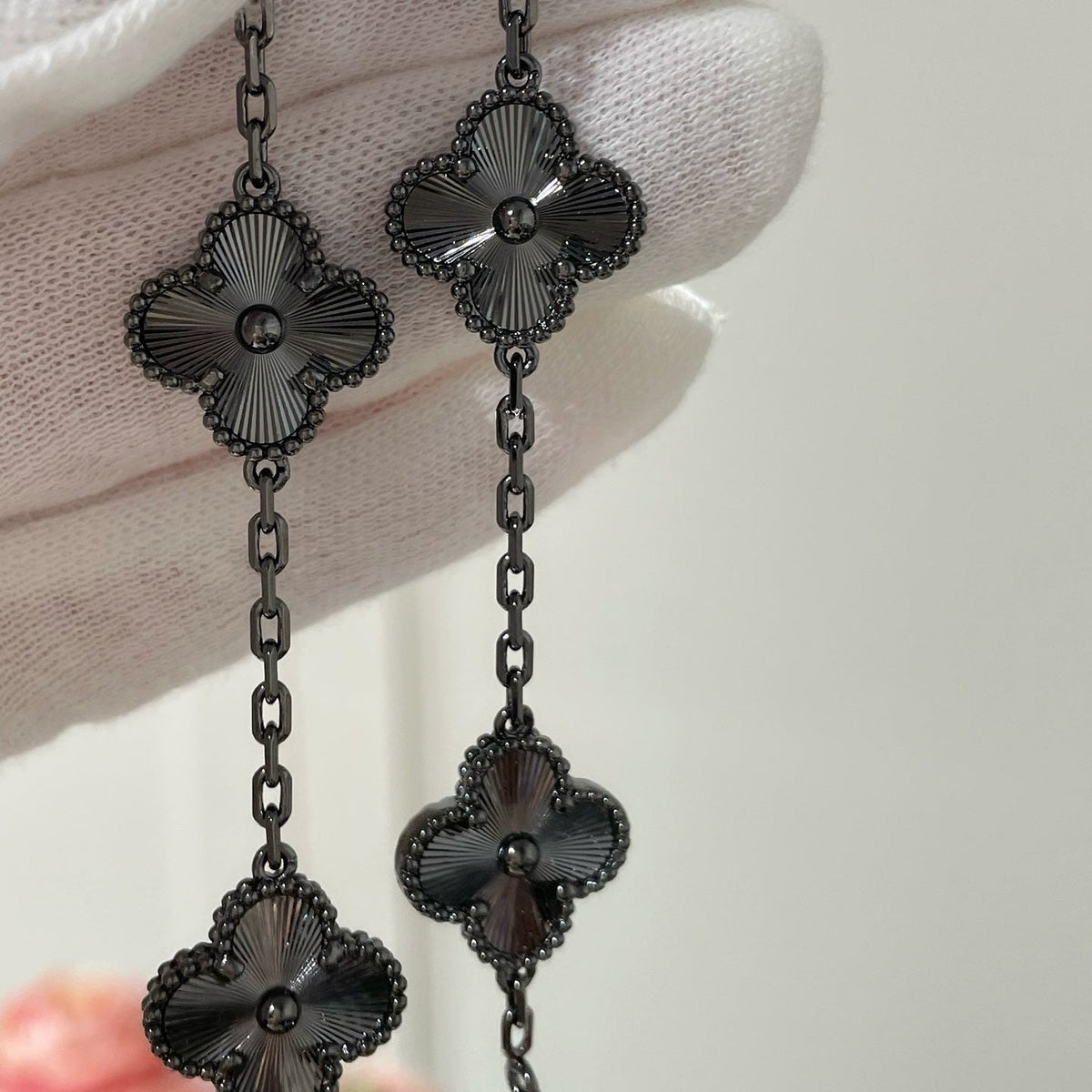 [Resenly Jewelry]CLOVER 5 MOTIF BLACK BRACELET