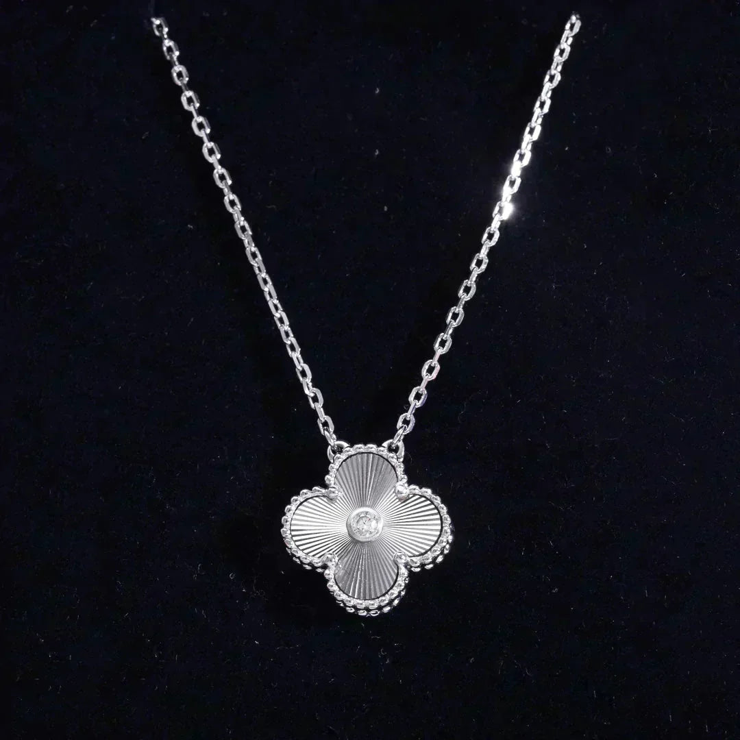 [Resenly Jewelry]CLOVER  15MM DIAMOND LASER NECKLACE SILVER