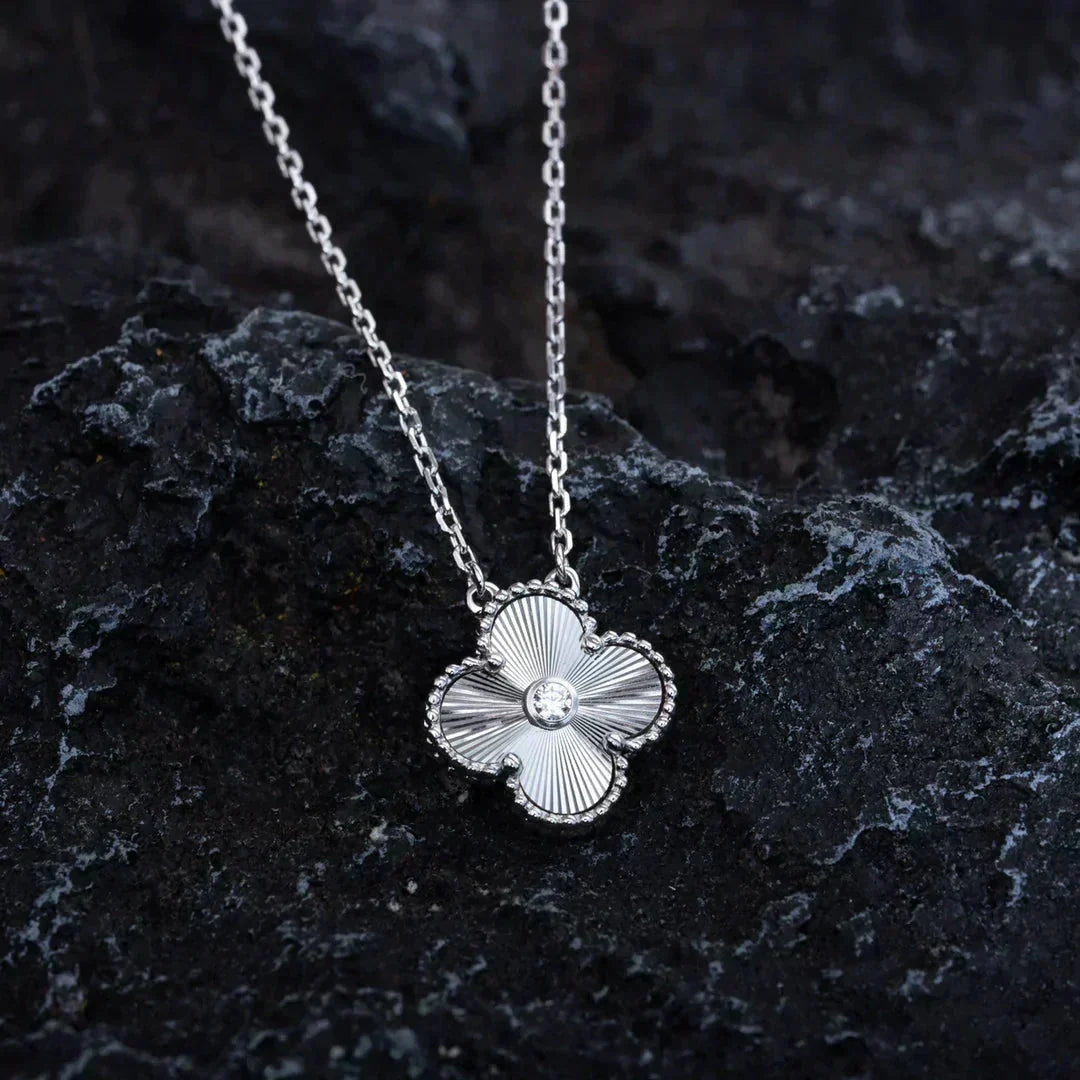 [Resenly Jewelry]CLOVER  15MM DIAMOND LASER NECKLACE SILVER
