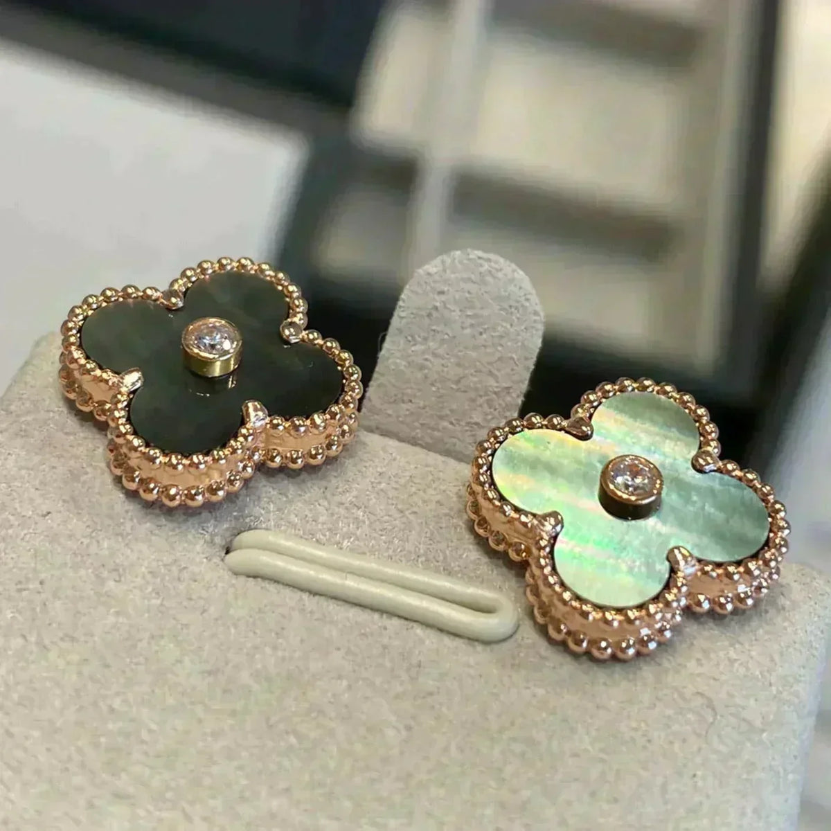 [Resenly Jewelry]CLOVER MEDIUM 1 MOTIFS GRAY MOP  DIAMOND EARRINGS