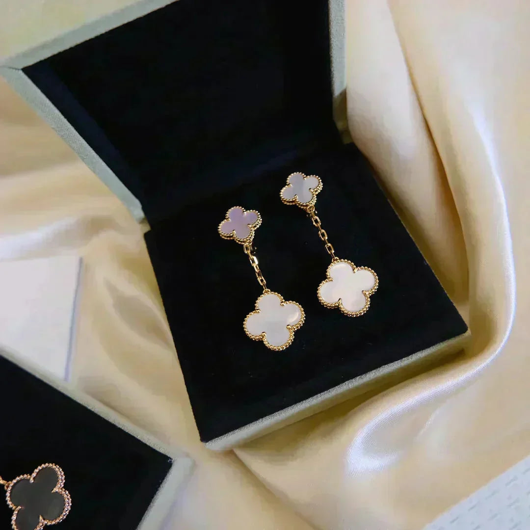 [Resenly Jewelry]CLOVER 2 MOTIF WHITE MOP EARRINGS