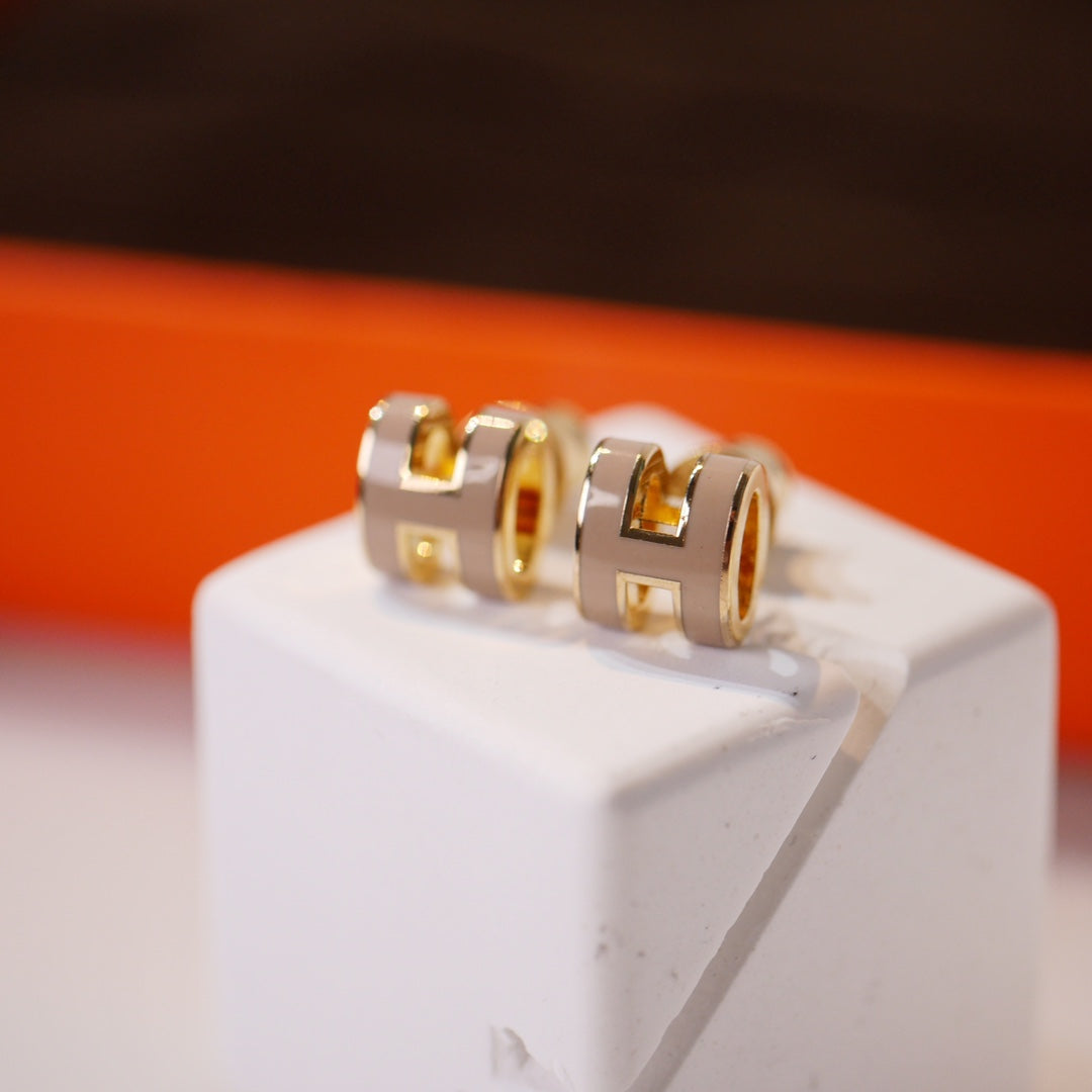 [Resenly Jewelry]MINI POP H GOLD EARRINGS GREY