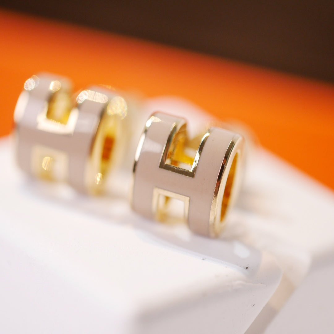 [Resenly Jewelry]MINI POP H GOLD EARRINGS GREY