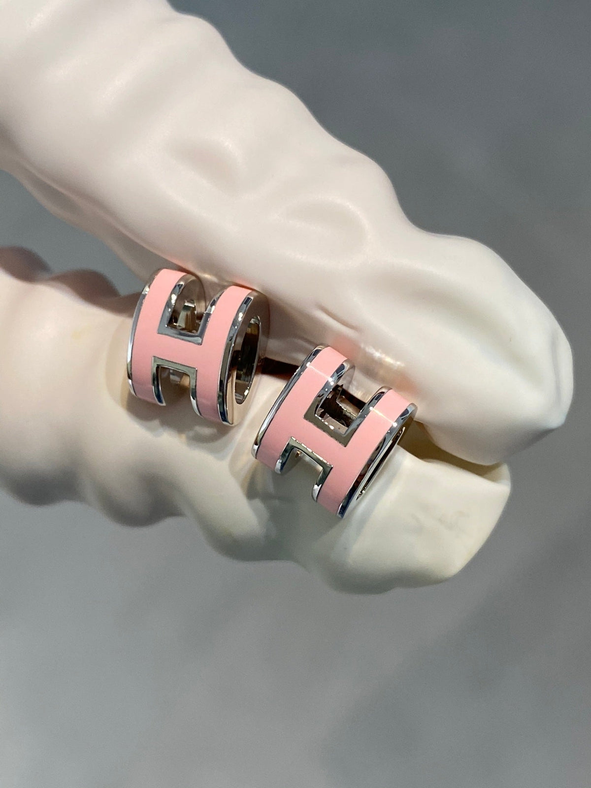 [Resenly Jewelry]MINI POP H SILVER EARRINGS PINK
