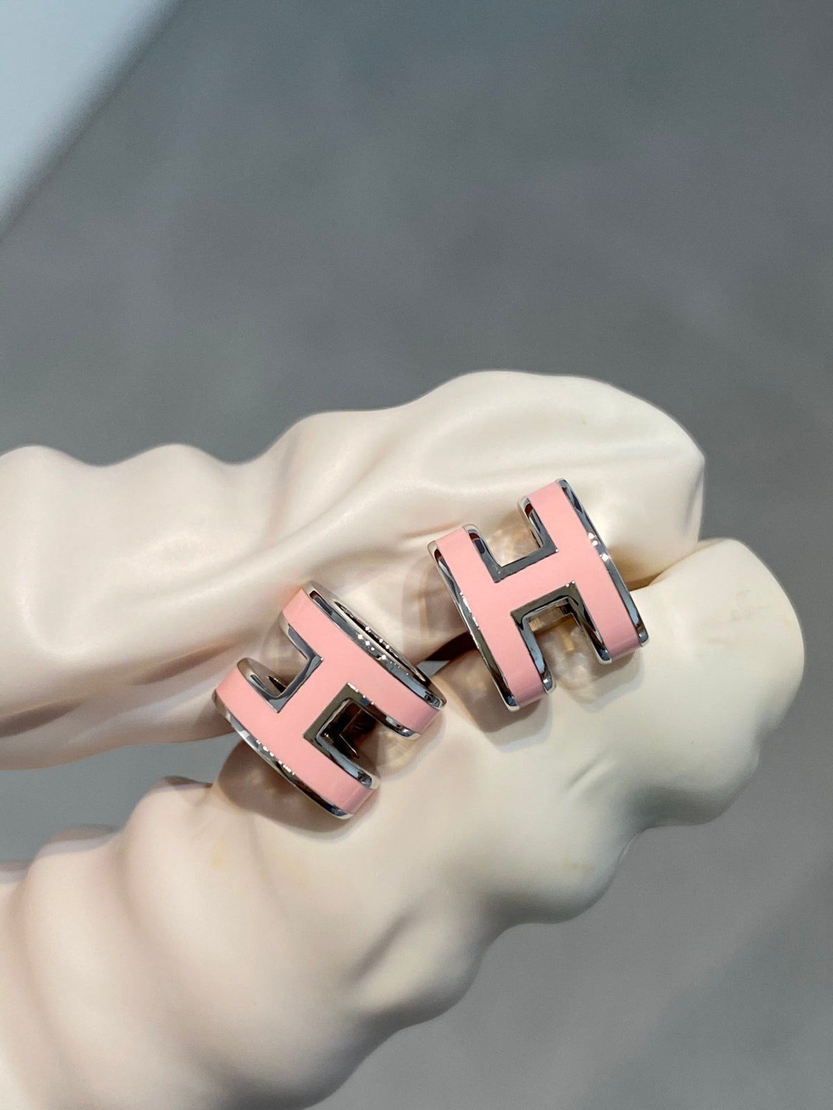 [Resenly Jewelry]MINI POP H SILVER EARRINGS PINK