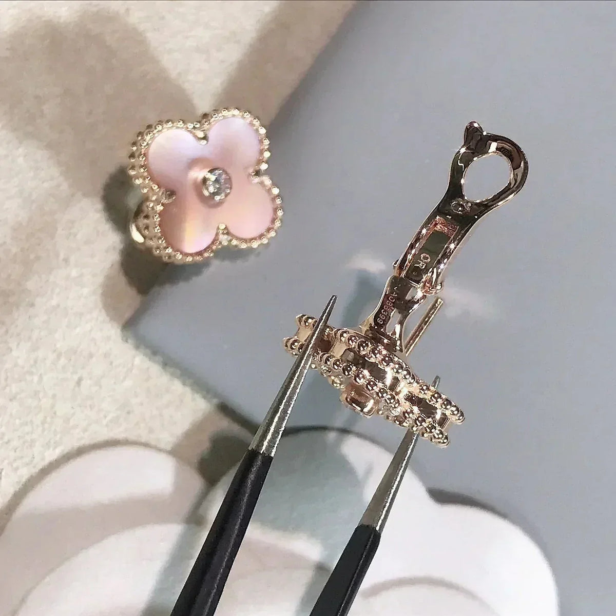 [Resenly Jewelry]CLOVER MEDIUM 1 MOTIFS  PINK MOP DIAMOND EARRINGS
