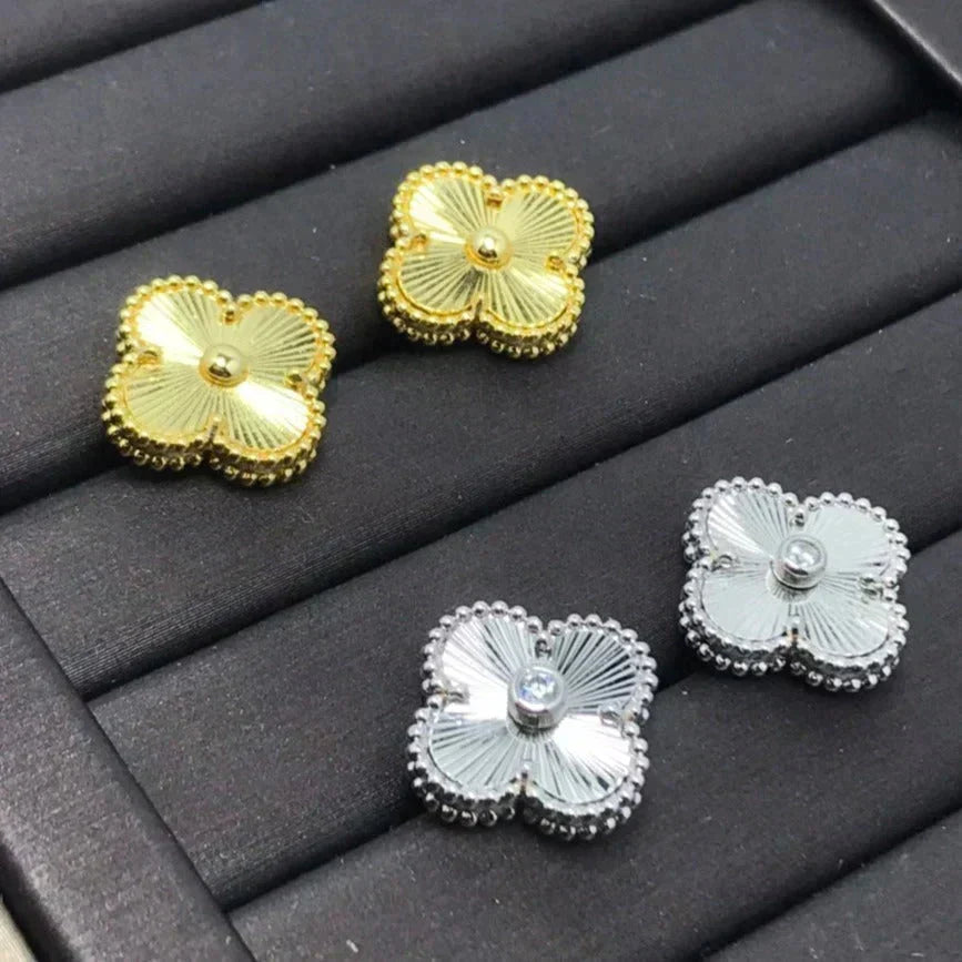 [Resenly Jewelry]CLOVER MINI 9.5MM LASER EARRINGS