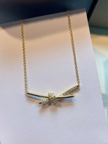 [Resenly Jewelry]KNOT NECKLACE GOLD DIAMONDS