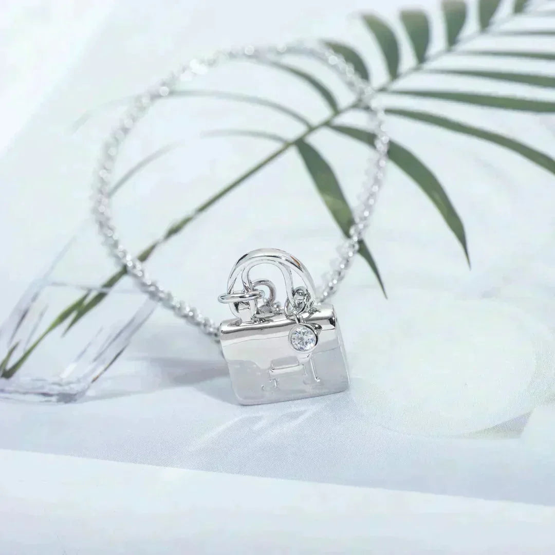 [Resenly Jewelry]AMULETTE PEDANT SILVER NECKLACE
