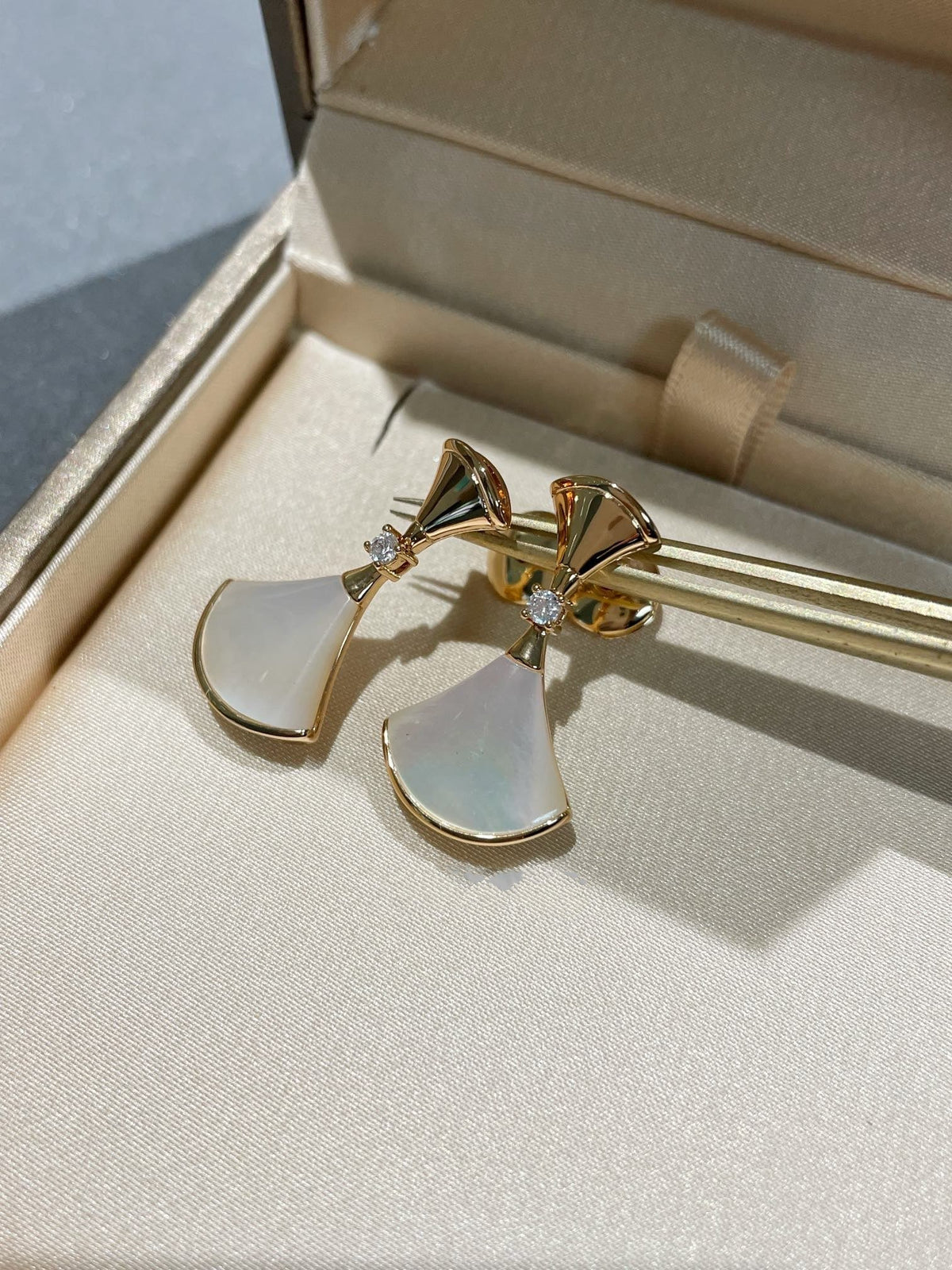 [Resenly Jewelry]DREAM MOP 1 DIAMOND EARRINGS