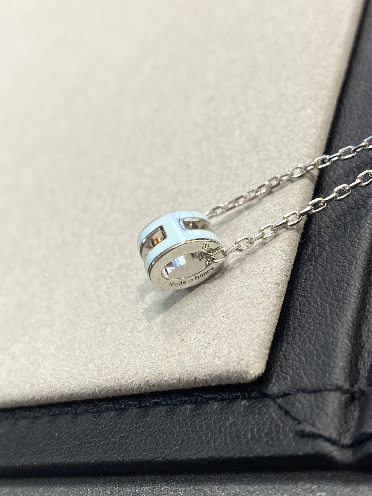 [Resenly Jewelry]POP H LIGHT BLUE NECKLACE