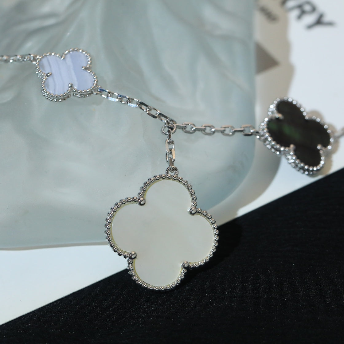 [Resenly Jewelry]CLOVER BRACELET 5 MOTIFS MOP CHALCEDONY SILVER