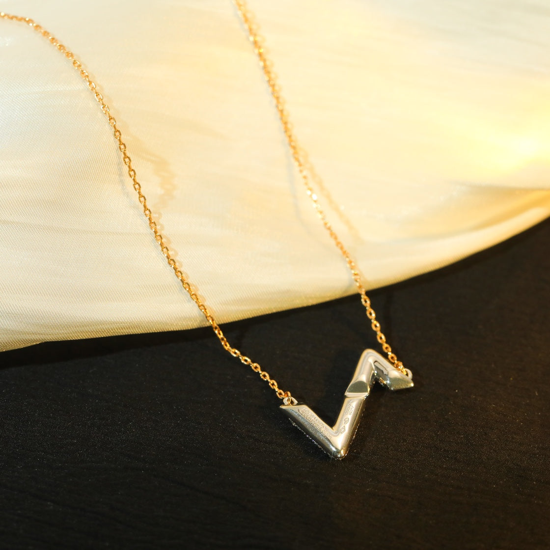 [Resenly Jewelry]VOLT SILVER DIAMOND PEDANT NECKLACE