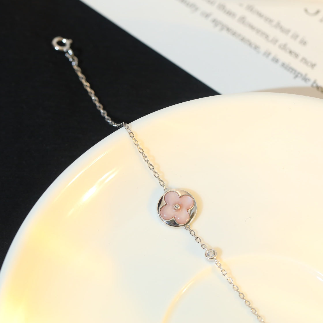 [Resenly Jewelry]SUN MOTIF PINK MOP SILVER BRACELET