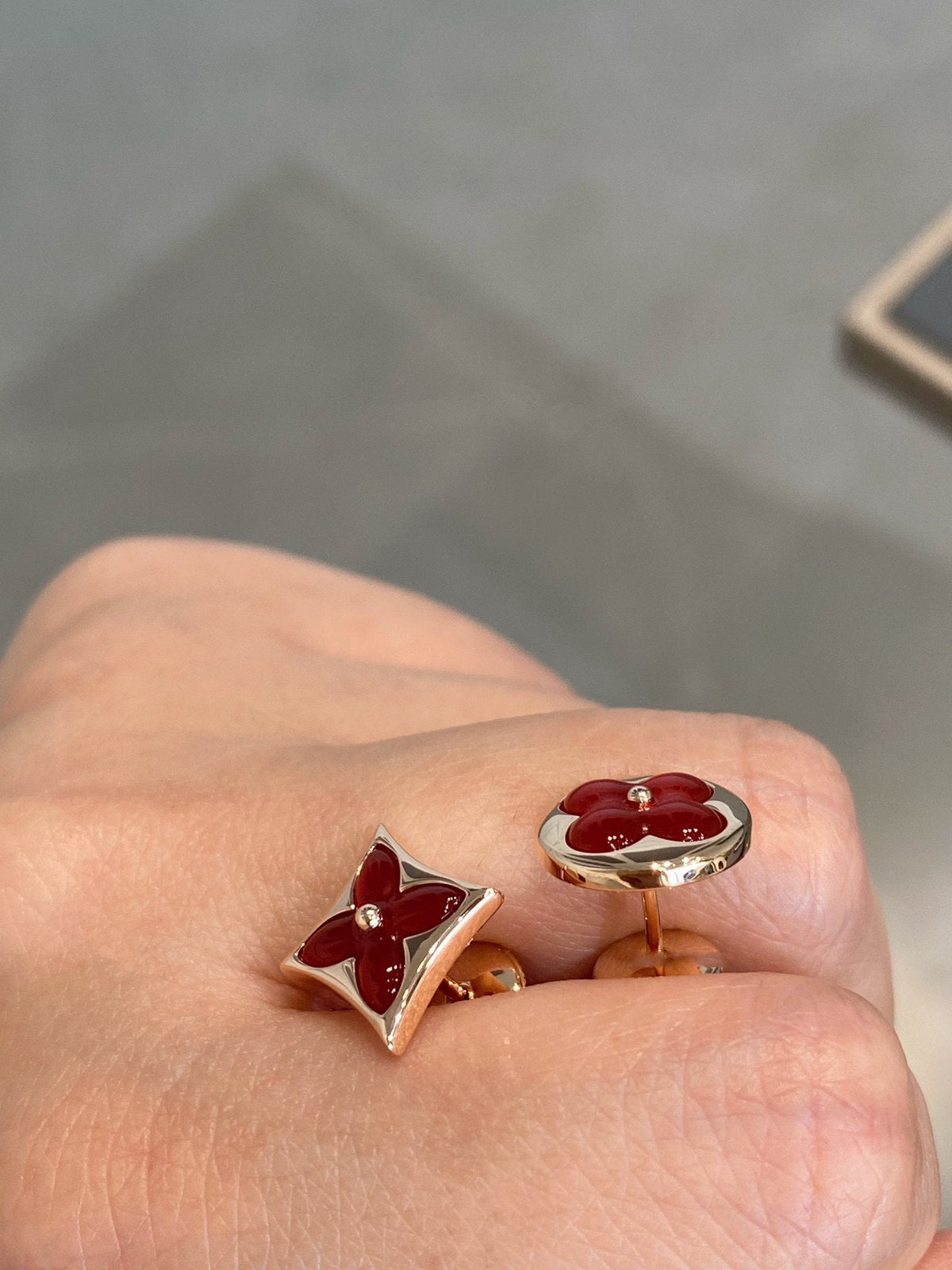 [Resenly Jewelry]STAR AND SUN PINK GOLD CARNELIAN STUD EARRINGS