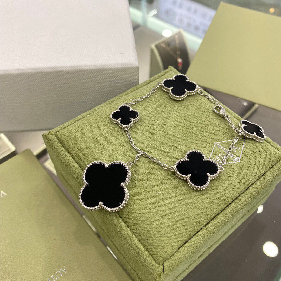 [Resenly Jewelry]CLOVER 5 MOTIFS SIVLER ONYX BRACELET