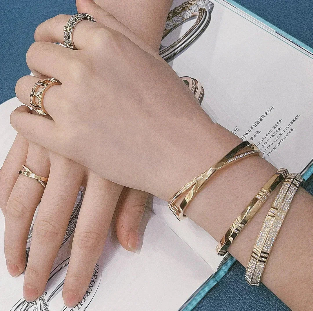 [Resenly Jewelry]NARROW HINGED BANGLEIN WITH DIAMONDS SMALL