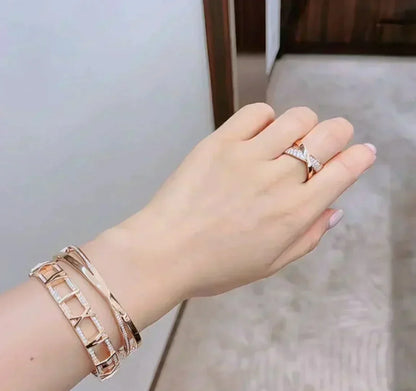 [Resenly Jewelry]NARROW HINGED BANGLEIN WITH DIAMONDS SMALL