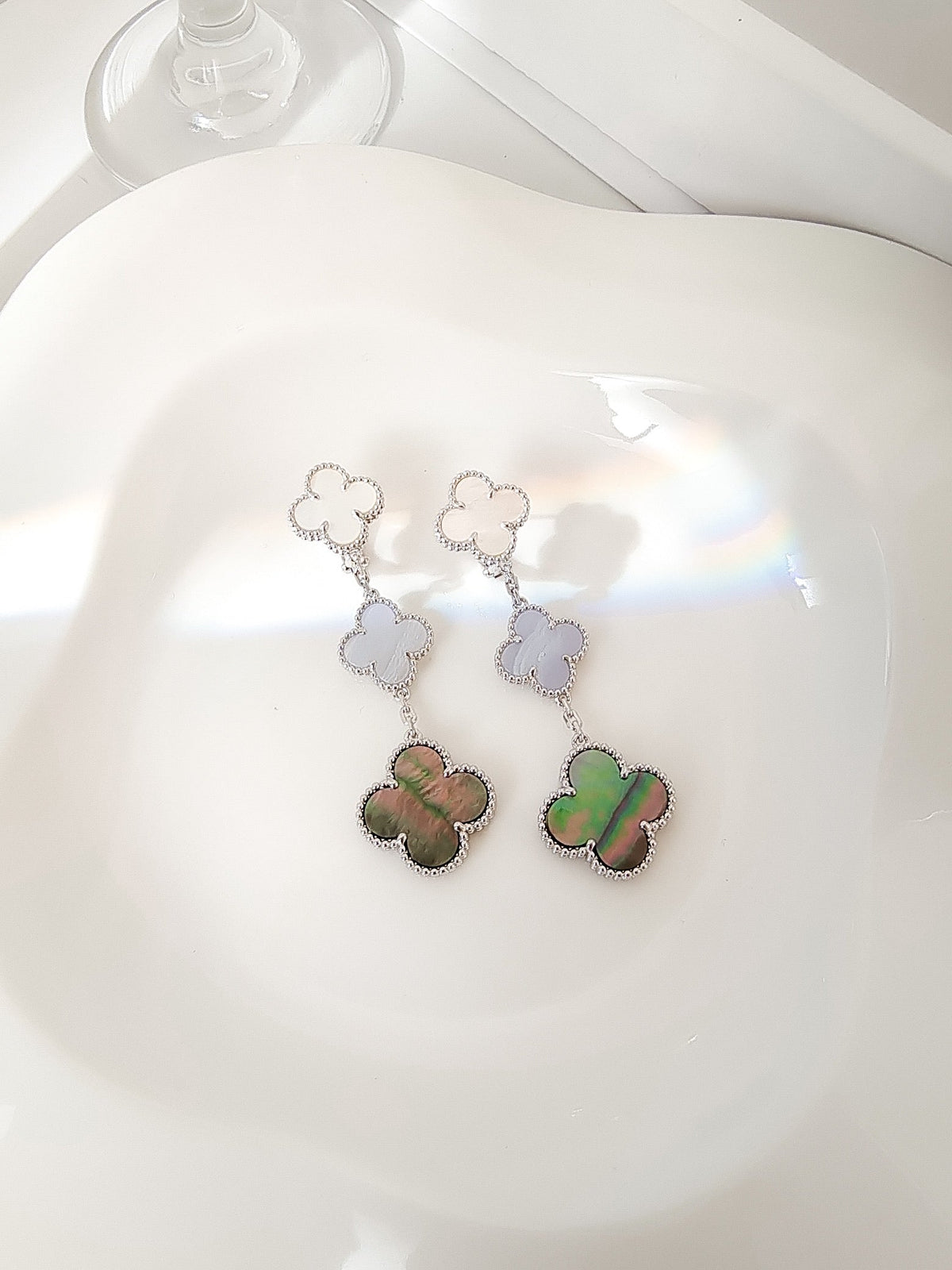 [Resenly Jewelry]CLOVER 3 MOTIFS CHALCEDONY DARK MOP SILVER EARRINGS