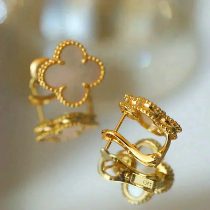 [Resenly Jewelry]CLOVER MEDIUM 1 MOTIFS  WHITE MOP STUD EARRINGS