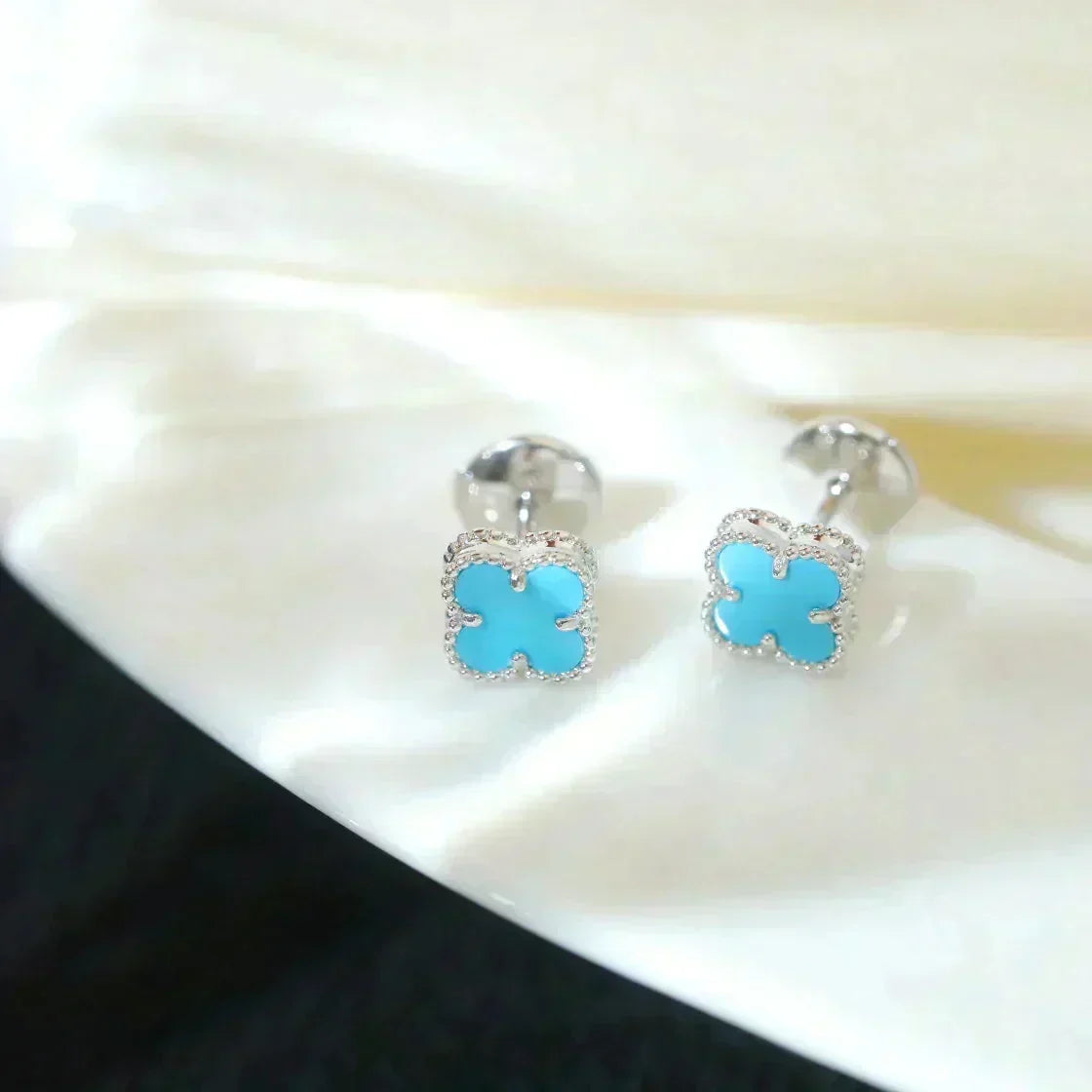 [Resenly Jewelry]CLOVER MINI 9.5MM ONYX STUD EARRINGS SILVER