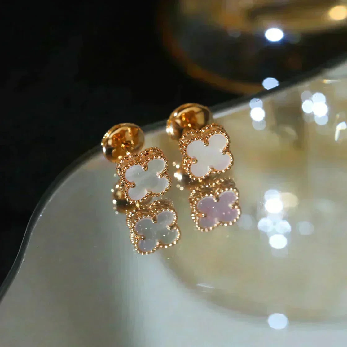 [Resenly Jewelry]CLOVER MINI 9.5MM WHITE MOP EARRINGS