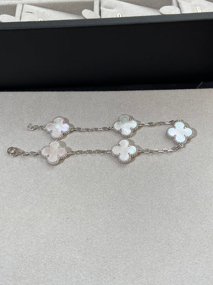 [Resenly Jewelry]CLOVER WHITE PEARL MOP 5 MOTIF BRACELET COLLECTION