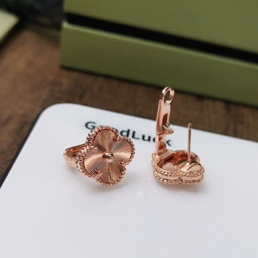 [Resenly Jewelry]CLOVER MEDIUM STUD EARRINGS