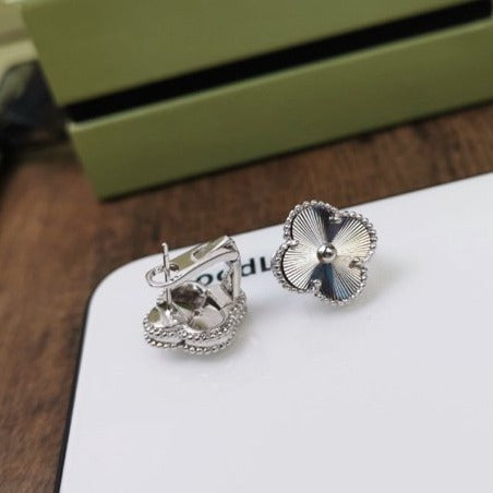 [Resenly Jewelry]CLOVER MEDIUM STUD EARRINGS