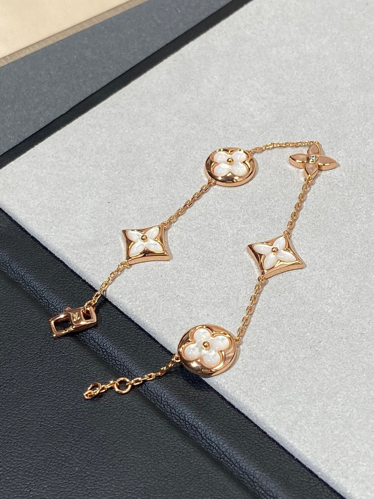 [Resenly Jewelry]STAR AND SUN 5 MOTIF MOP PINK GOLD BRACELET