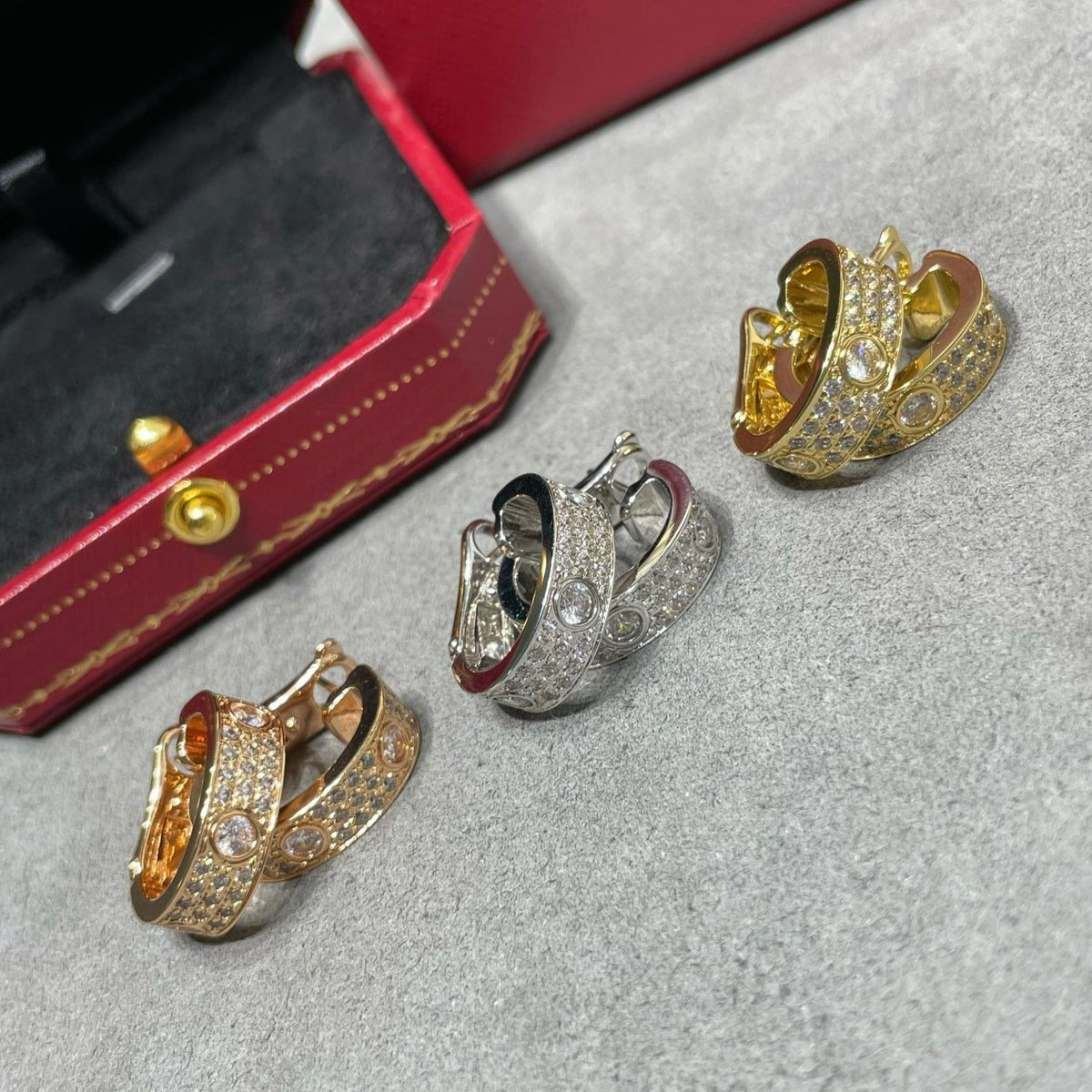 [Resenly Jewelry]LOVE 5.5MM DIAMOND PAVED EARRINGS