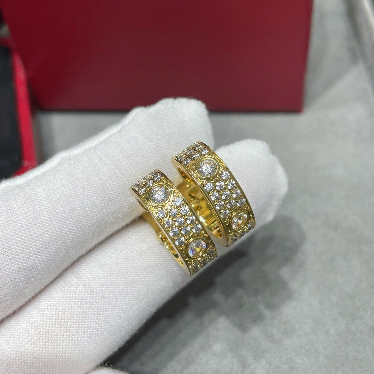 [Resenly Jewelry]LOVE 5.5MM DIAMOND PAVED EARRINGS