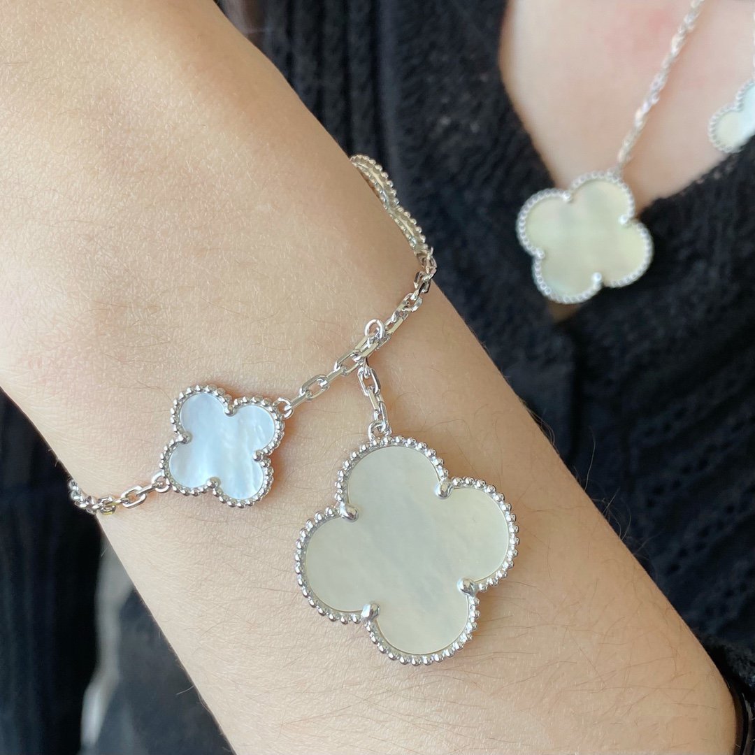 [Resenly Jewelry]CLOVER 5 MOTIF WHITE MOP SILVER BRACELET