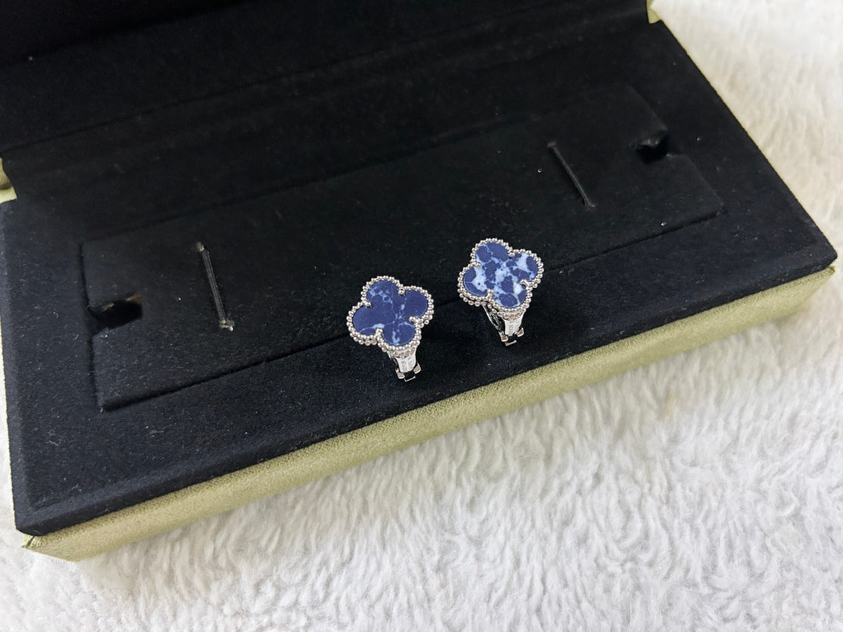 [Resenly Jewelry]CLOVER PIETERSITE MEDIUM STUD EARRINGS