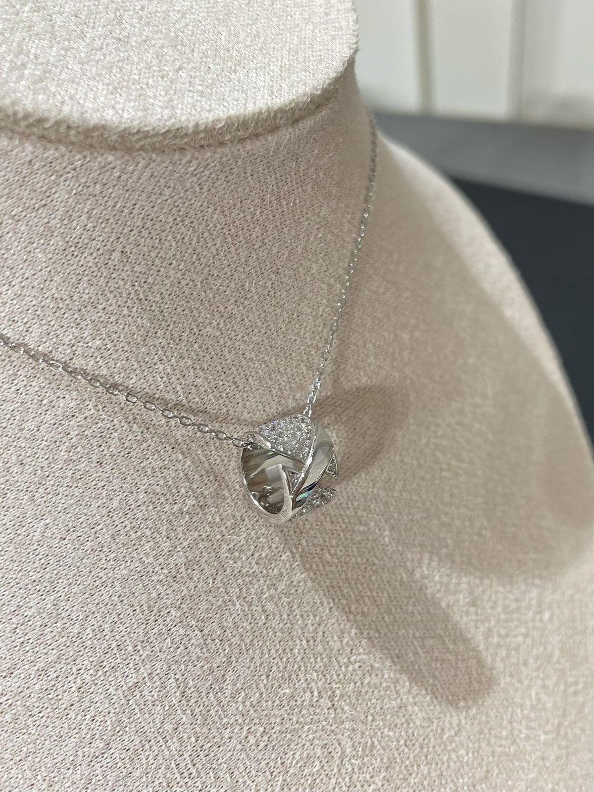 [Resenly Jewelry]LIENS EVIDENCE DIAMOND PAVED NECKLACE