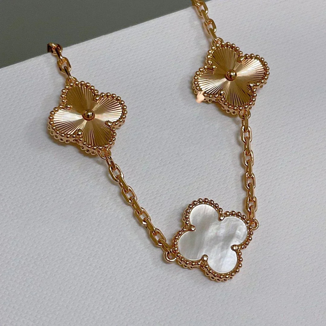 [Resenly Jewelry]CLOVER WHITE PEARL MOP 5 MOTIF BRACELET COLLECTION