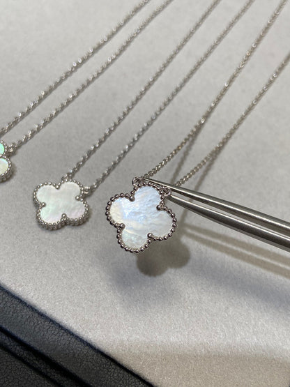 [Resenly Jewelry]CLOVER MEDIUM SILVER WHITE MOP NECKLACE