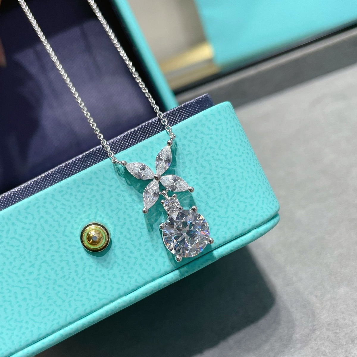 [Resenly Jewelry]VICTORIA PENDANT SILVER DIAMOND NECKLACE