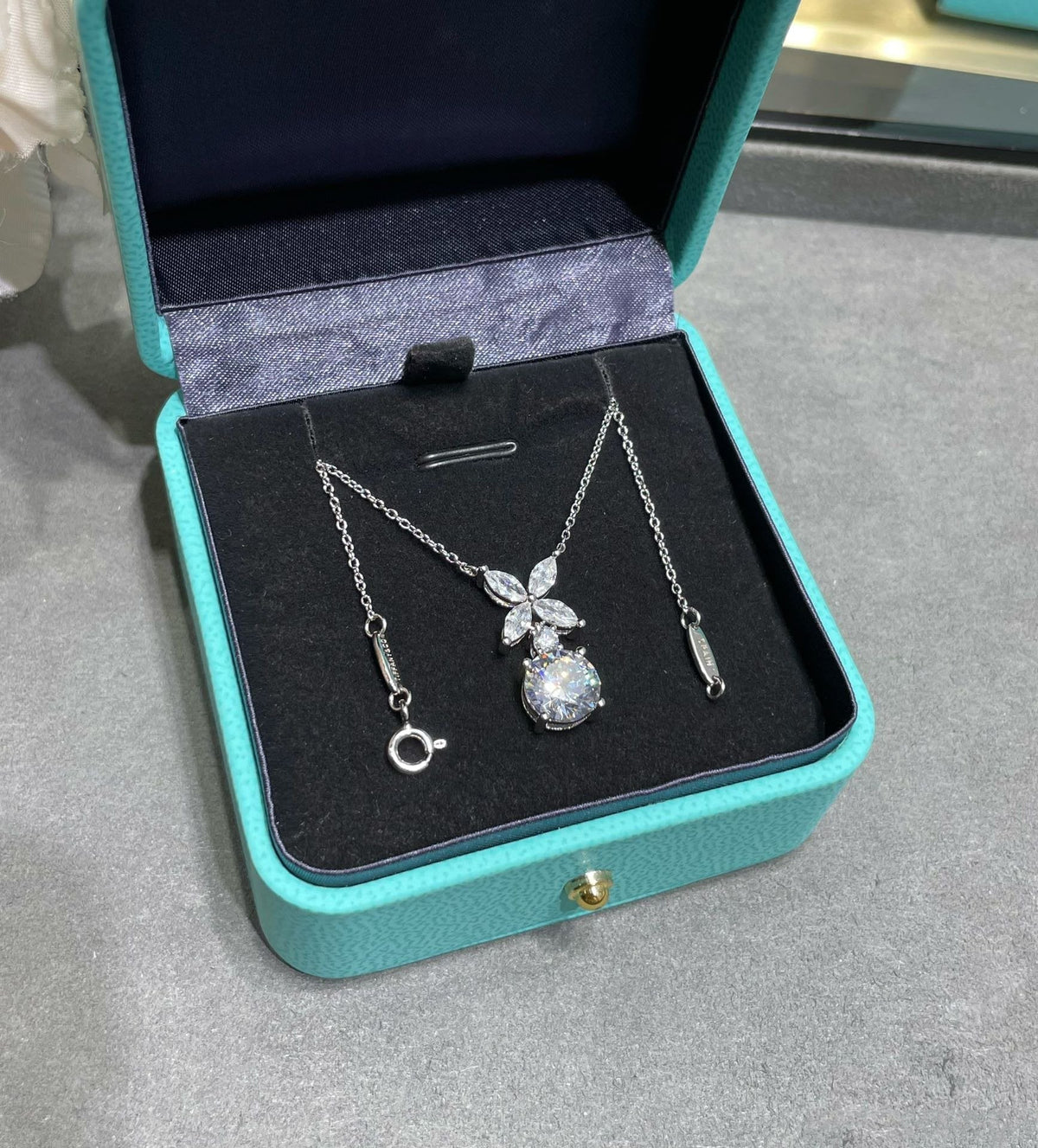 [Resenly Jewelry]VICTORIA PENDANT SILVER DIAMOND NECKLACE