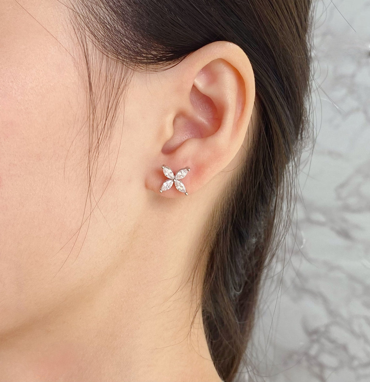 [Resenly Jewelry]VICTORIA SILVER DIAMOND STUD MINI EARRINGS