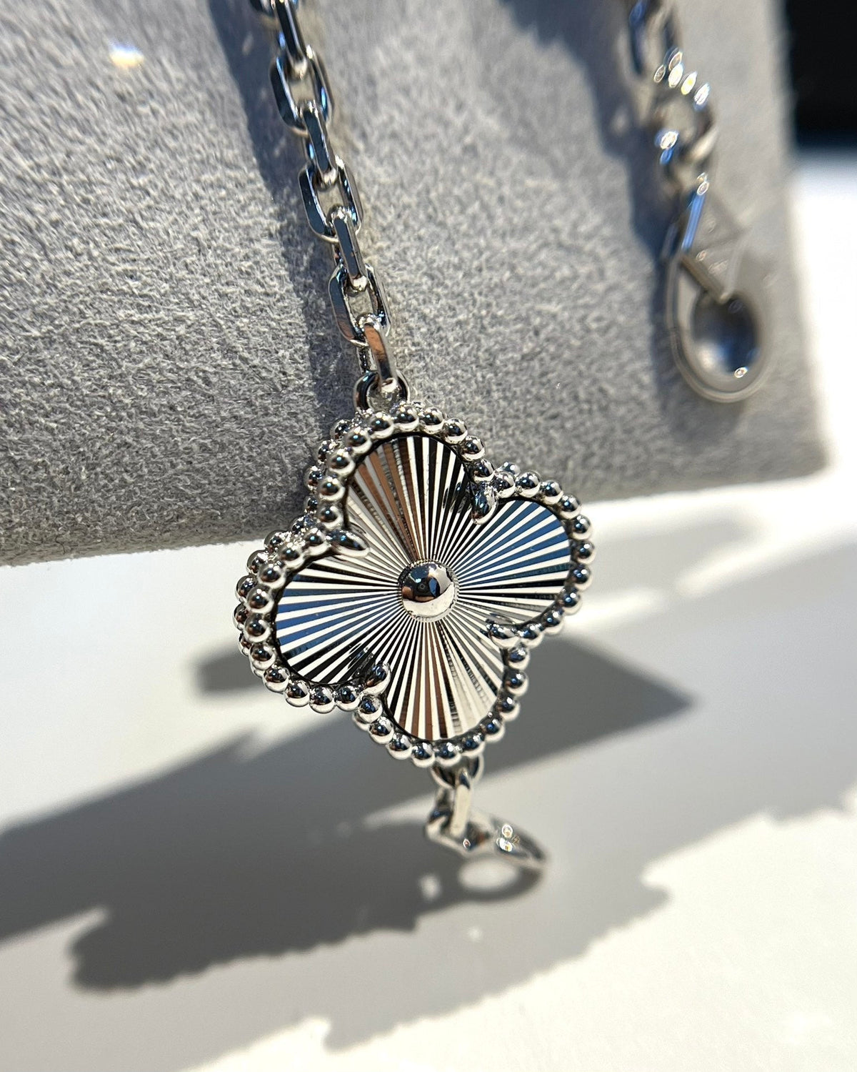[Resenly Jewelry] CLOVER 5 MOTIF LASER BRACELET COLLECTION