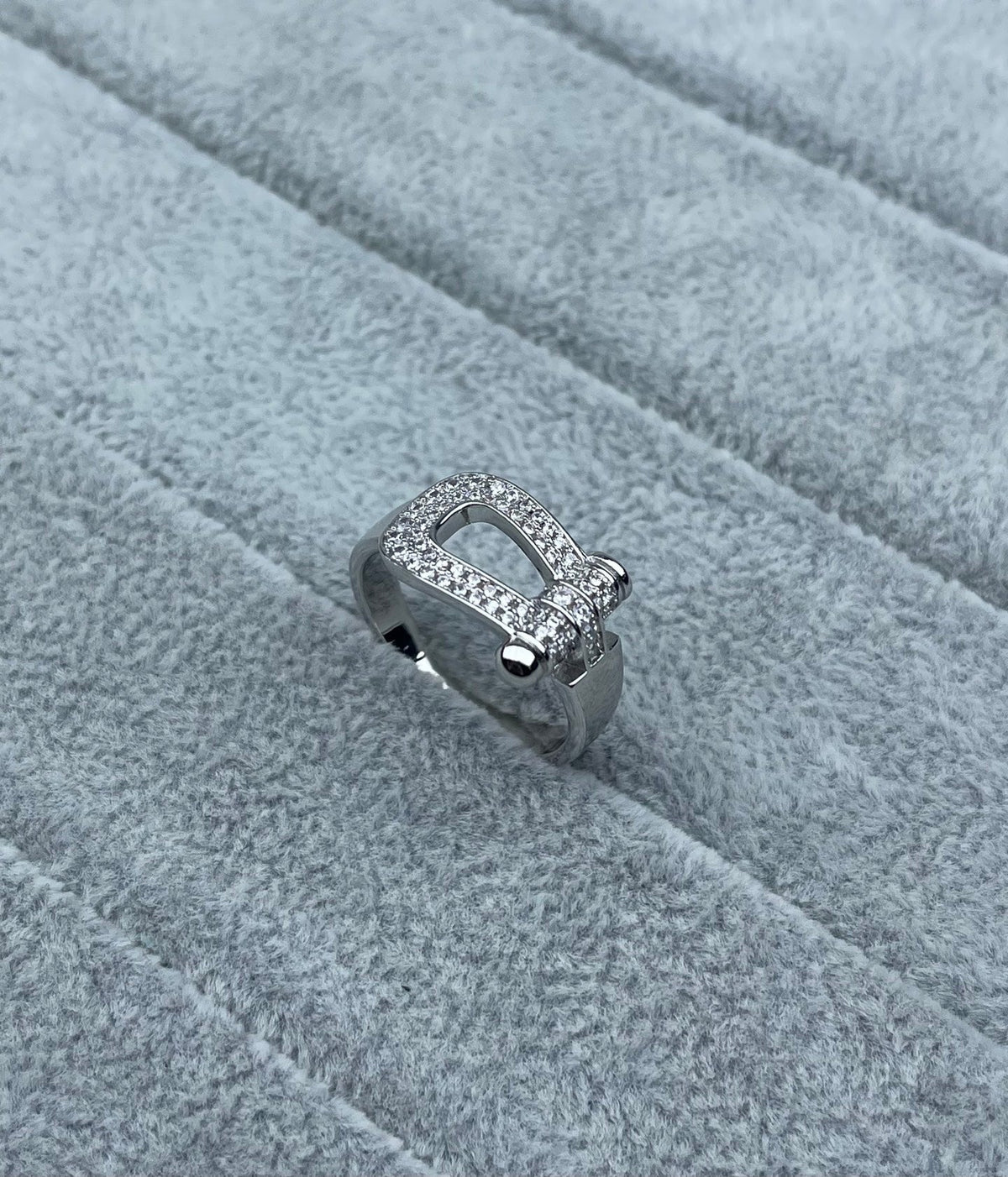 [Resenly Jewelry]Wide Hoof-Shaped Diamond-Studded Ring