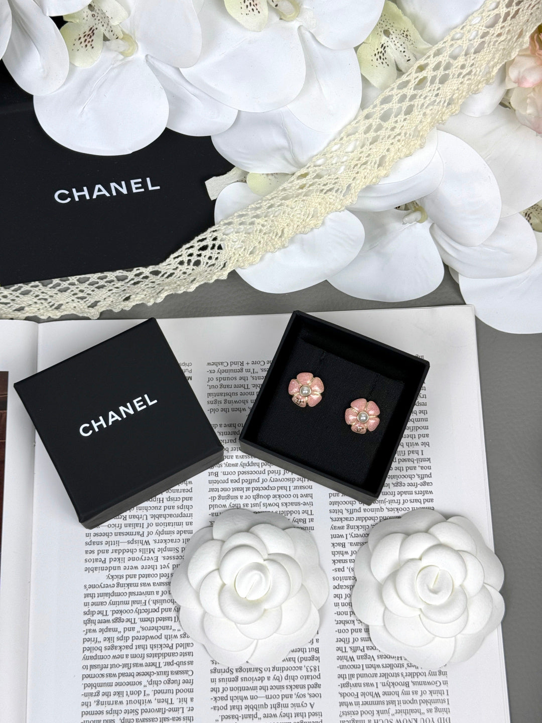 [Resenly Jewelry]26C Pink Camellia Pearl Enamel Stud Earrings