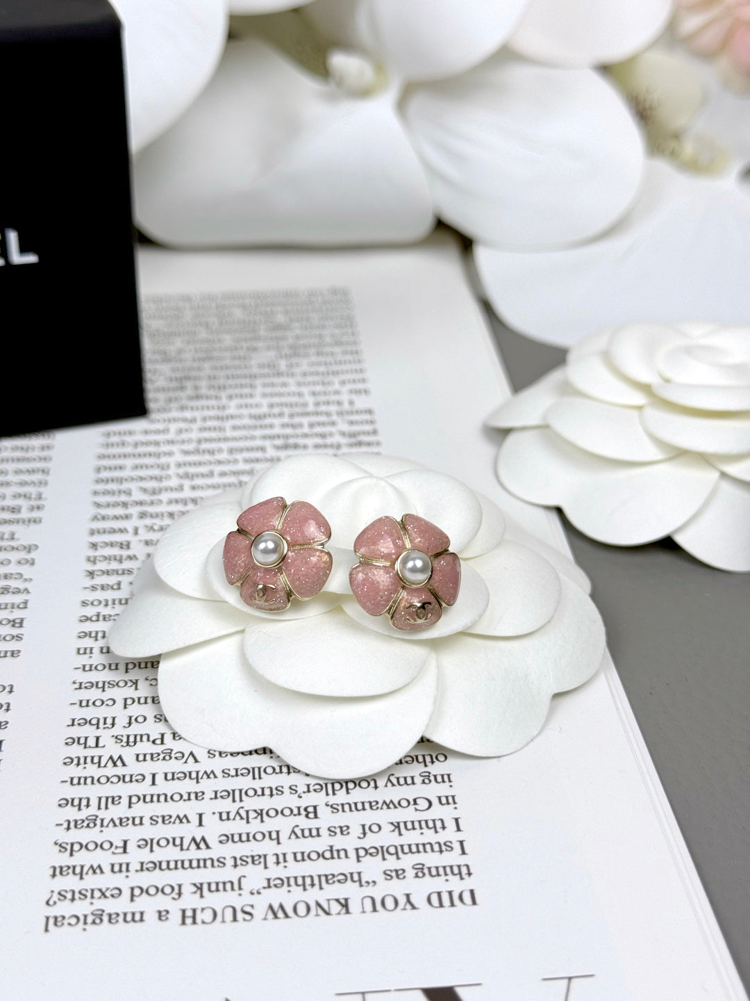 [Resenly Jewelry]26C Pink Camellia Pearl Enamel Stud Earrings
