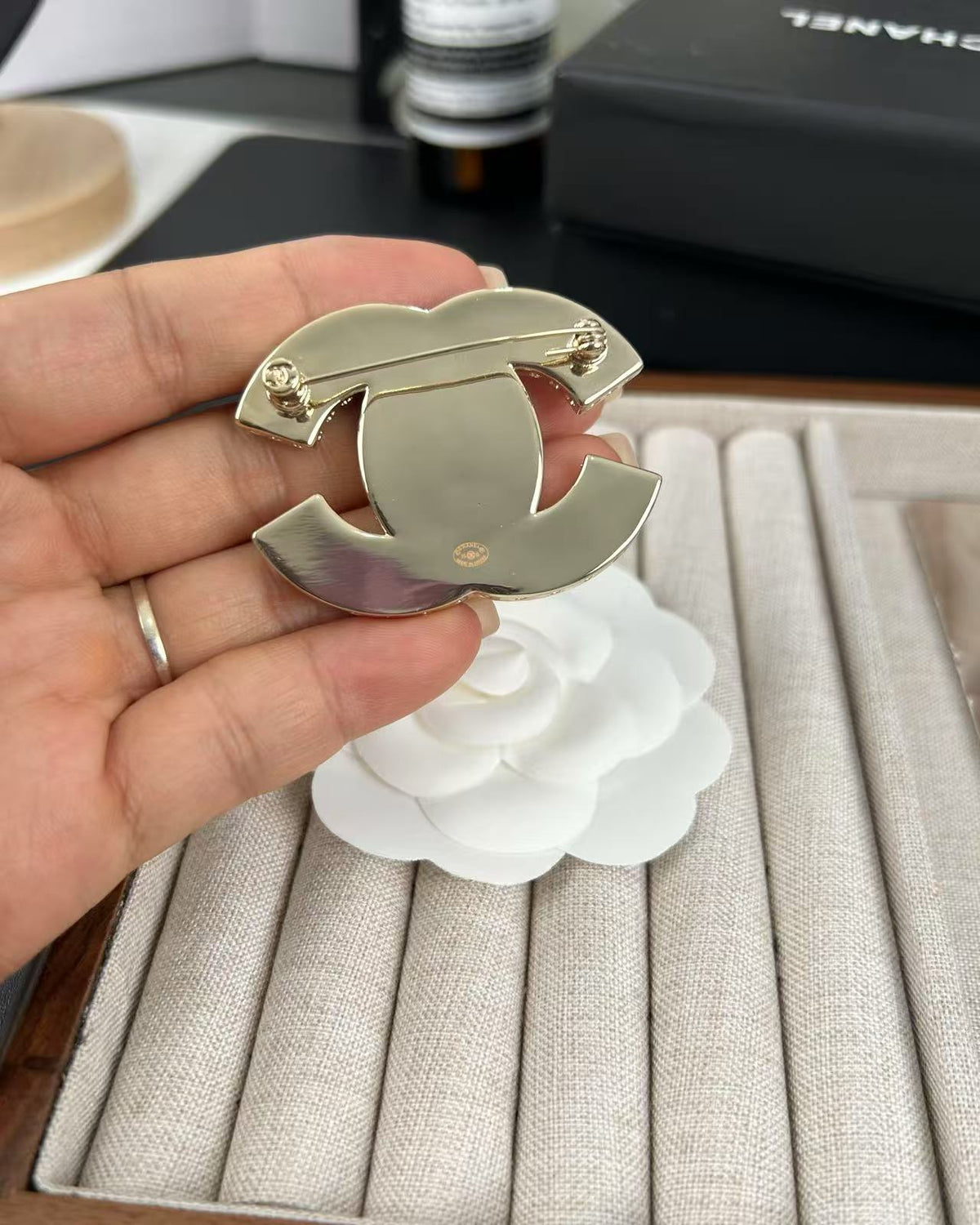 [Resenly Jewelry]Pink Resin Classic Brooch 5cm