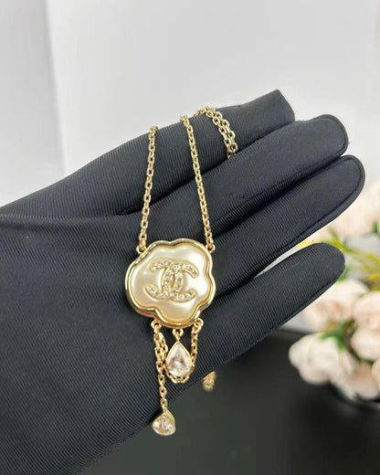 [Resenly Jewelry]Cloud Pearl Mother-of-Pearl Diamond Chain Pendant Necklace