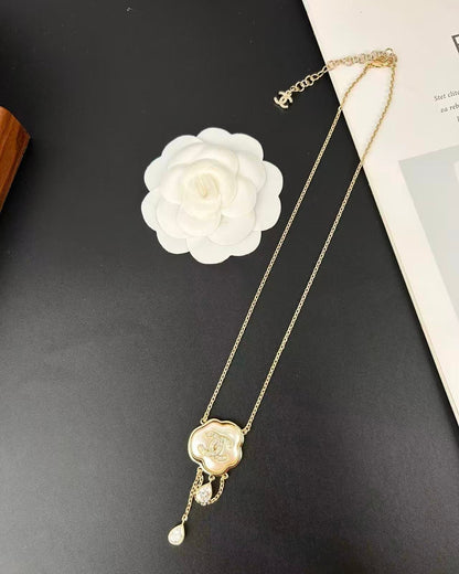 [Resenly Jewelry]Cloud Pearl Mother-of-Pearl Diamond Chain Pendant Necklace