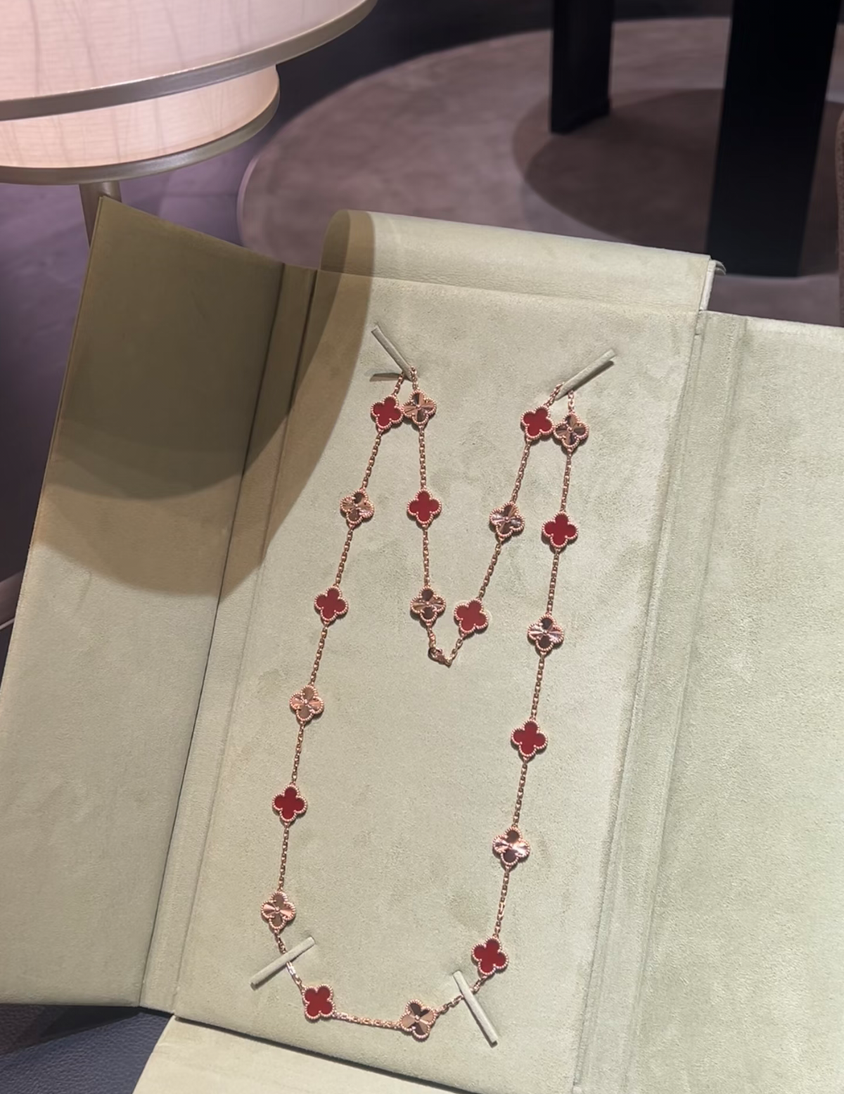 [Resenly Jewelry]CLOVER 20 MOTIFS LASER CARNELIAN NECKLACE